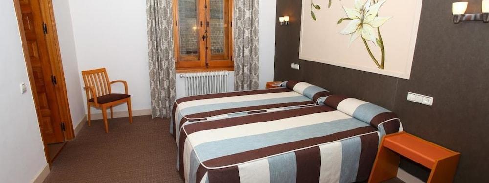 Hotel Monasterio De Leyre Yesa 외부 사진