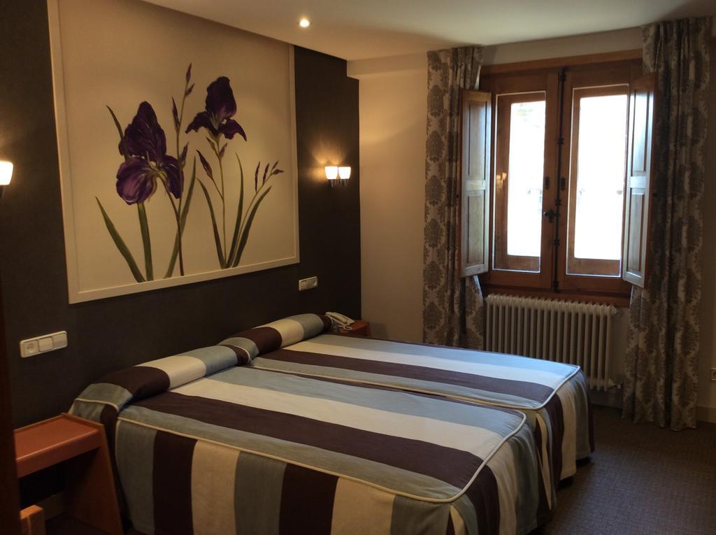 Hotel Monasterio De Leyre Yesa 외부 사진
