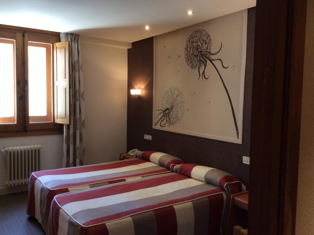 Hotel Monasterio De Leyre Yesa 외부 사진