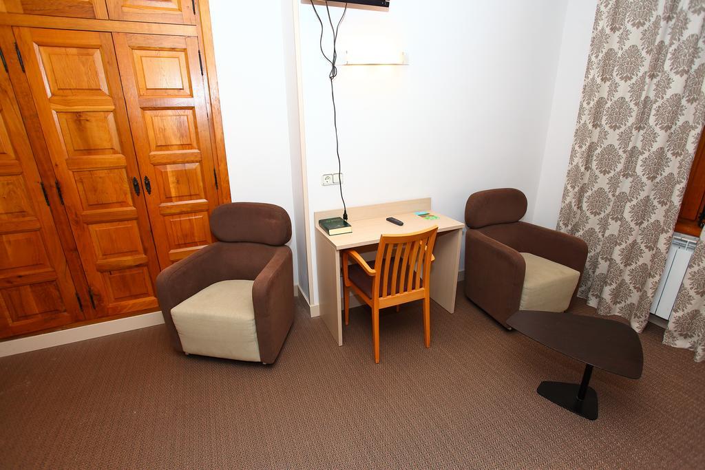 Hotel Monasterio De Leyre Yesa 외부 사진