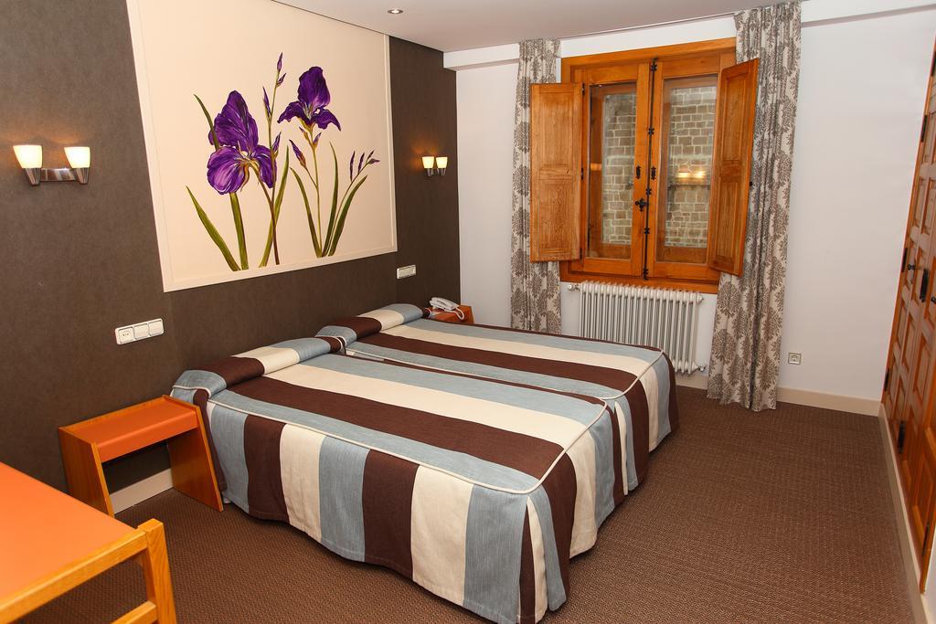 Hotel Monasterio De Leyre Yesa 외부 사진