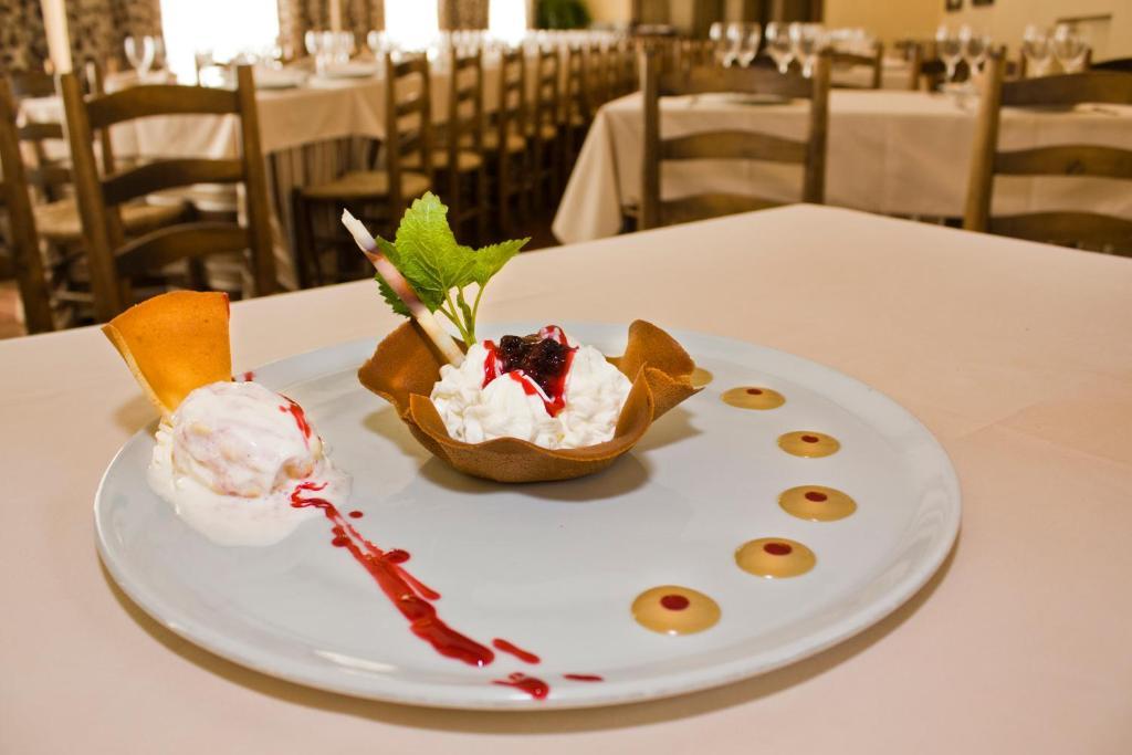 Hotel Monasterio De Leyre Yesa 외부 사진