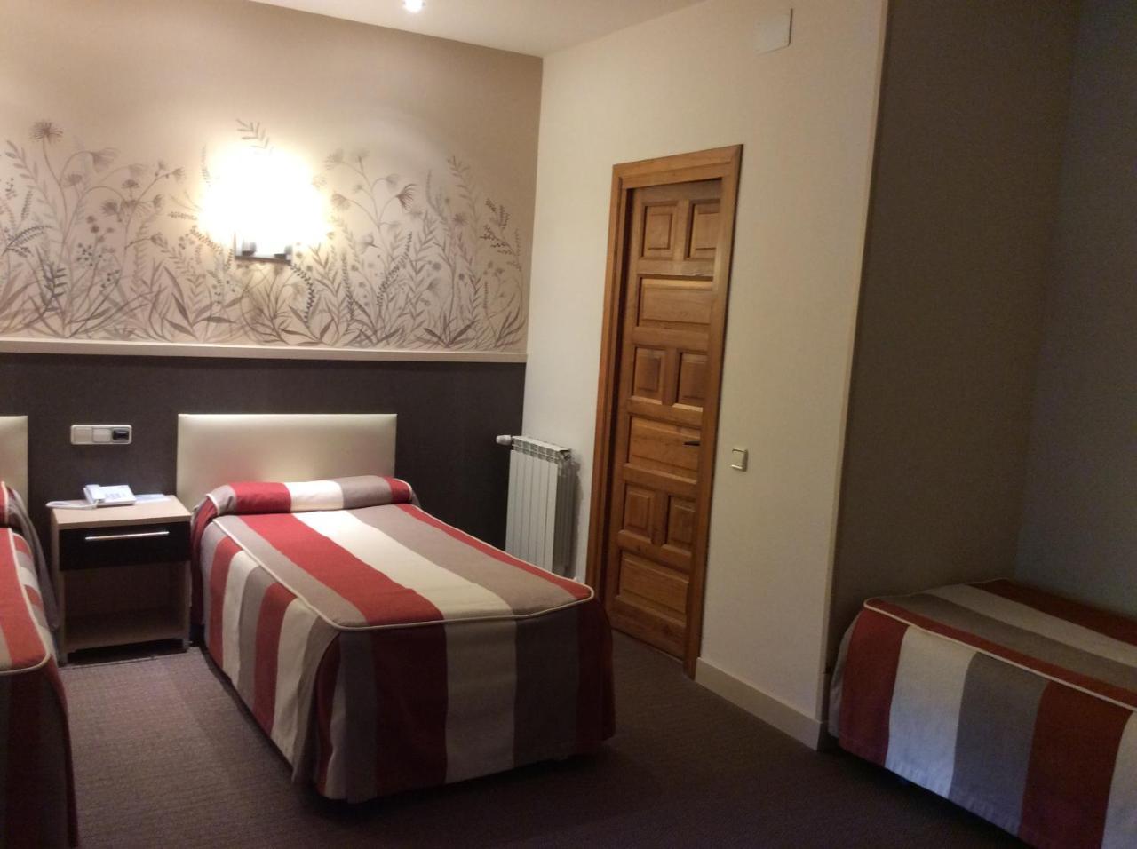 Hotel Monasterio De Leyre Yesa 외부 사진